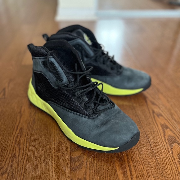 TIMBERLAND MEN'S SOLAR WAVE MID-TOP WATERPROOF HIKING SHOE - Picture 1 of 6